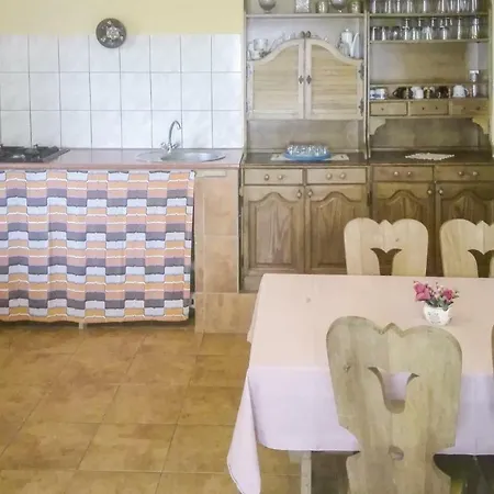 Eight-bedroom Holiday In *