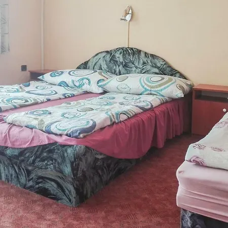 Eight-bedroom Holiday In