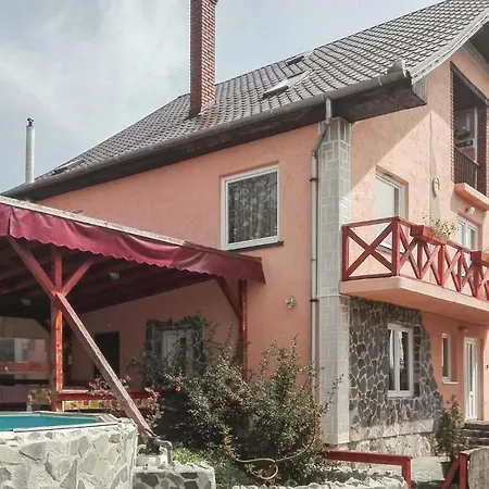 Prázdninový dům Eight-bedroom Holiday In
