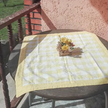 Eight-bedroom Holiday In Prázdninový dům *