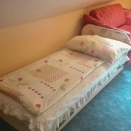 Eight-bedroom Holiday In